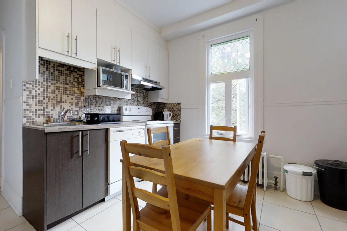 Cuisine équipée d'un logement étudiant à Montréal